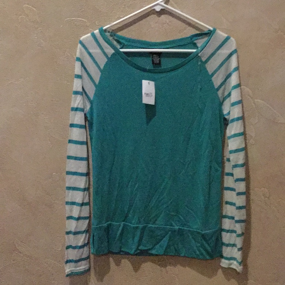 NWT light weight L/S shirt